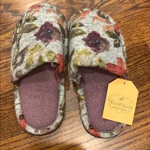 Wool slippers